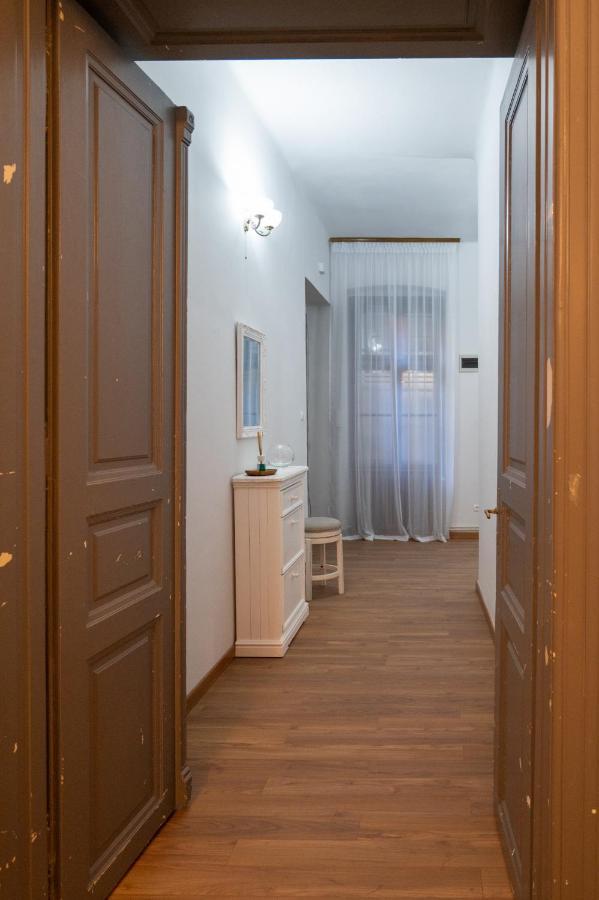 Kinsley 2 Apartment *